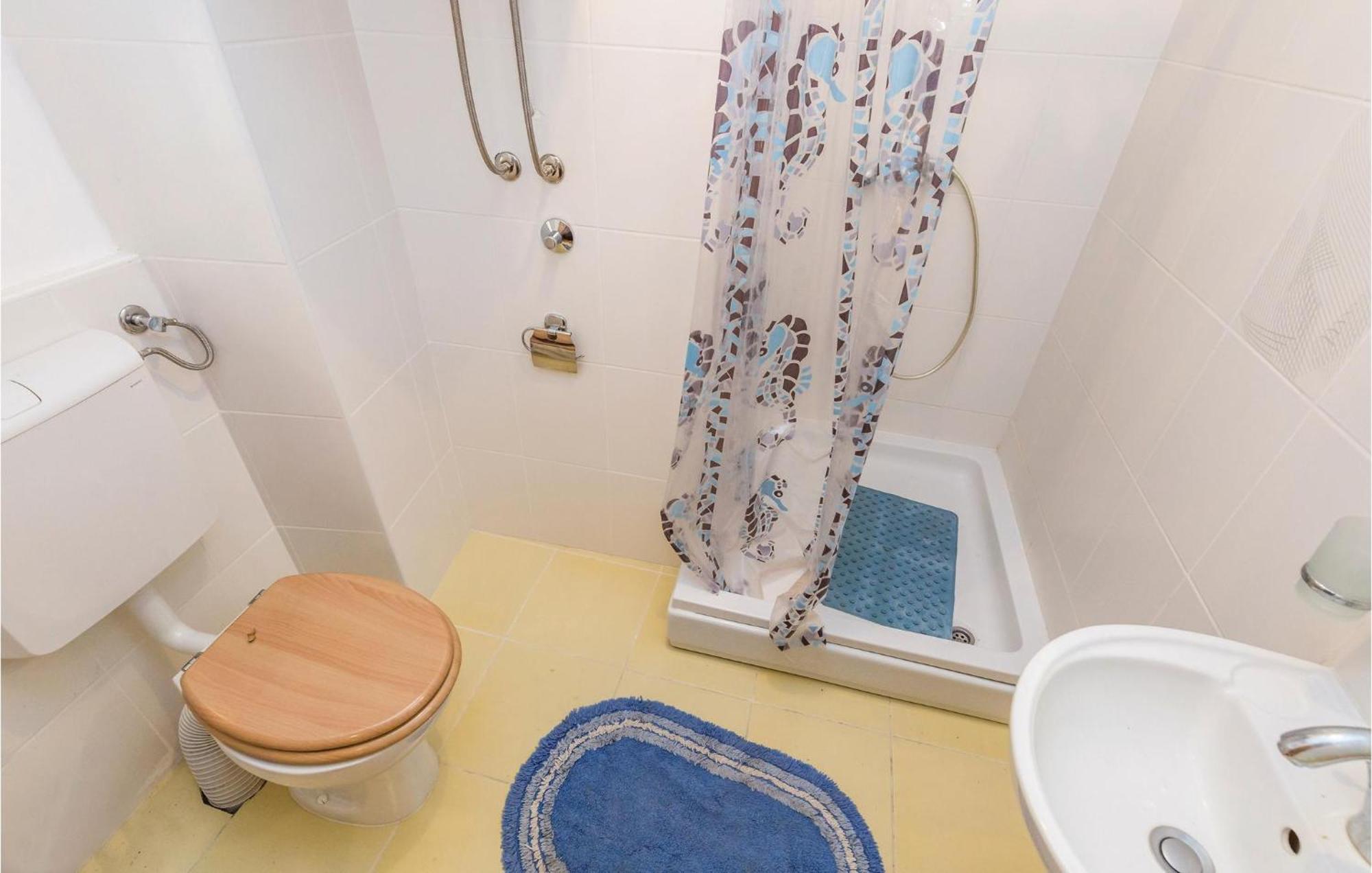 1 Bedroom Nice Apartment In Senj セニ エクステリア 写真