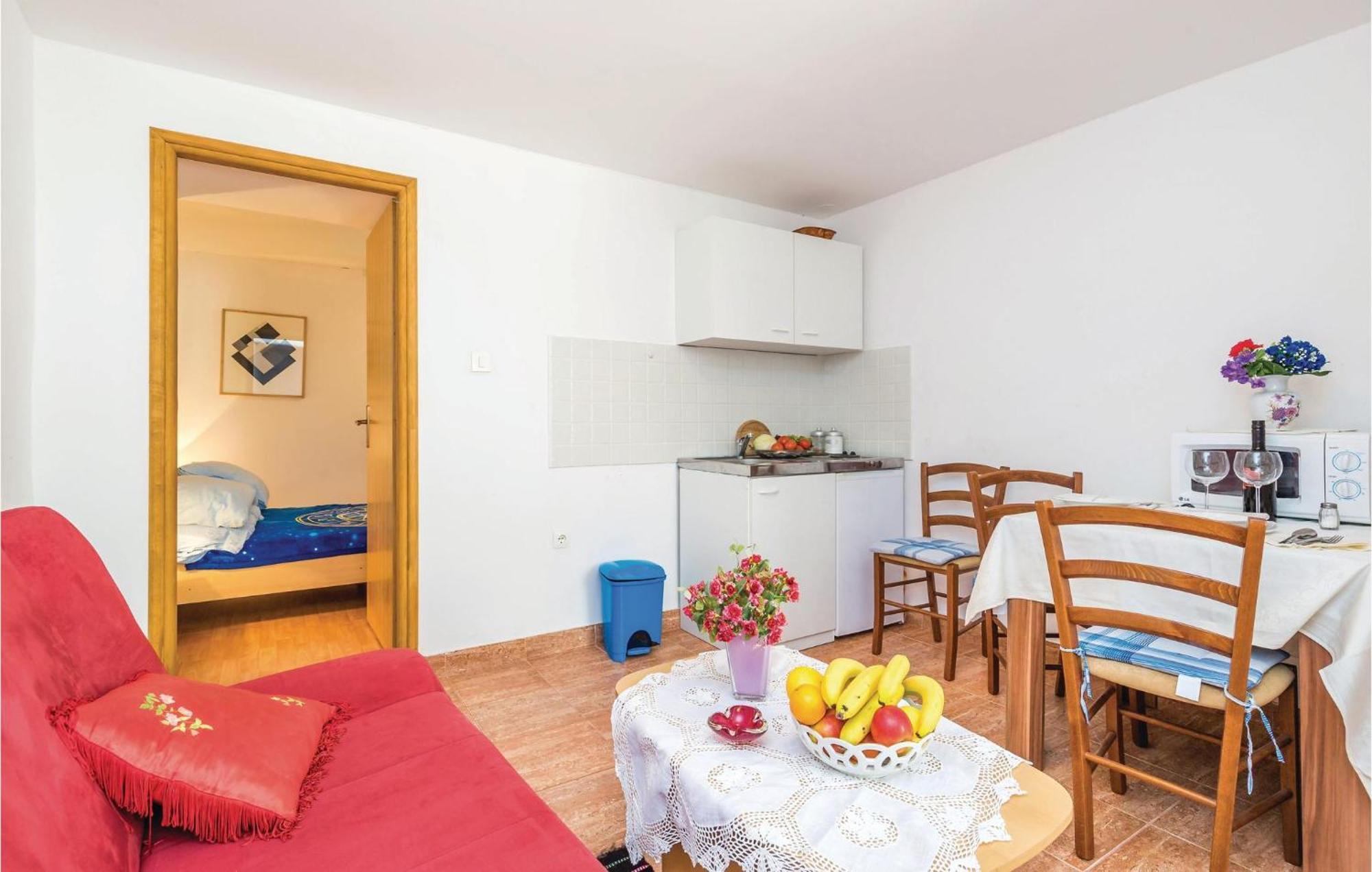 1 Bedroom Nice Apartment In Senj セニ エクステリア 写真